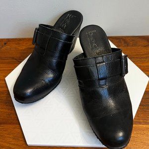 BOC Clogs with buckle Size 7